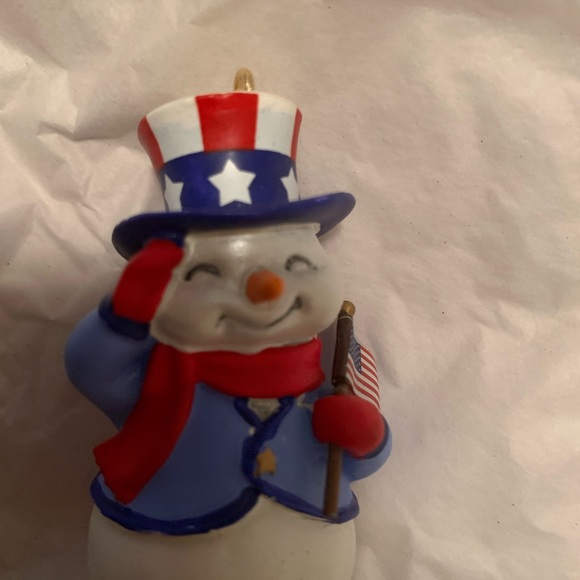 HALLMARK HOLIDAY ORNAMENT COLLECTION 2012 THE PATRIOTIC SNOWMAN NEVER USED - Picture 4 of 17